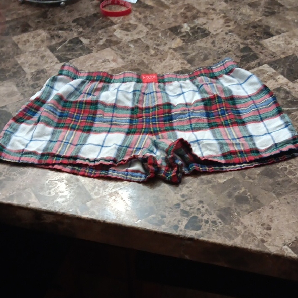 GAP Red and Green Plaid Shorts Relaxed Fit